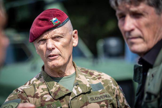 Borut Sajovic, Generalpodpolkovnik Robert Glavaš | Načelnik Generalštaba Slovenske vojske Robert Glavaš (levo) in minister za obrambo Borut Sajovic | Foto Gaja Hanuna