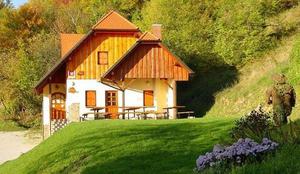 Planinska koča Velikonočnica (550 m)