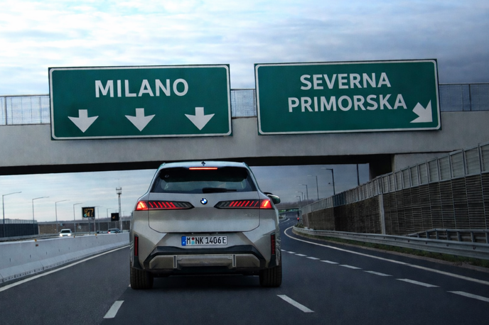 avtocesta Italija | Foto Fotografija je bila ustvarjena s pomočjo umetne inteligence