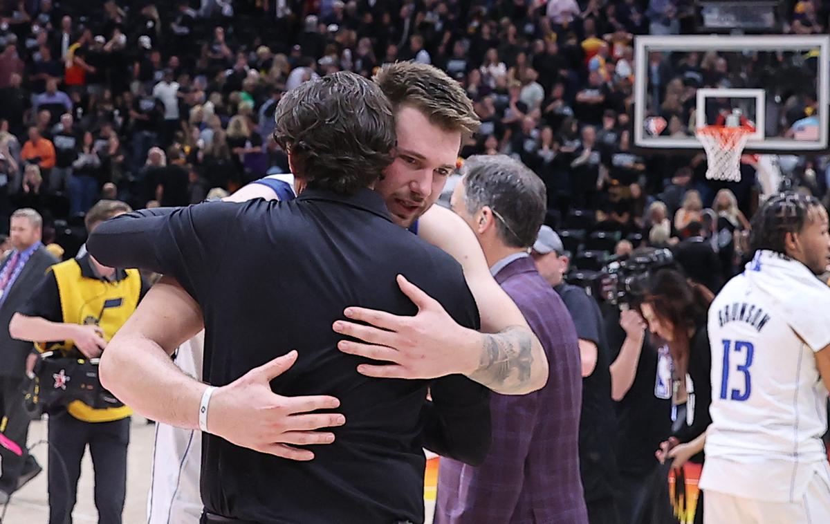 Luka Dončić | Luka Dončić se je razveselil vstopa v drugi krog končnice lige NBA, kjer bo Dallas Mavericks čakala zasedba Phoenix Suns. | Foto Reuters