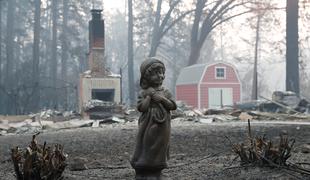Po požarih v Kaliforniji še vedno pogrešanih več kot tisoč ljudi #foto