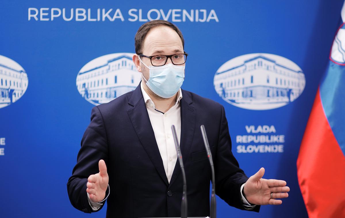Jernej Vrtovec | Minister Jernej Vrtovec je predstavil novosti v javnem potniškem prometu. | Foto Daniel Novakovič/STA