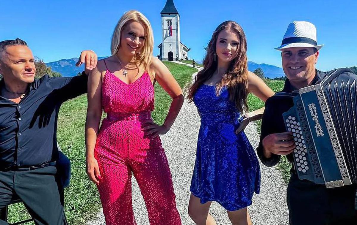 Atomik Harmonik | Izvirnim članom Atomik Harmonik Janiju Pavcu, Špeli Pavlin in Frai Toniju se je pridružila Pavčeva hči Sara. | Foto Produkcija Pavec