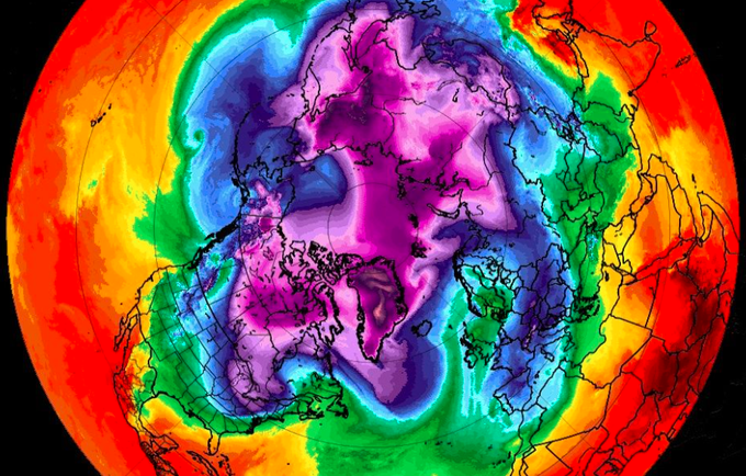 Del polarnega zraka (na fotografiji vijolična in modra barva) bi lahko ob koncu tedna zaneslo nad naše kraje. | Foto: wxcharts