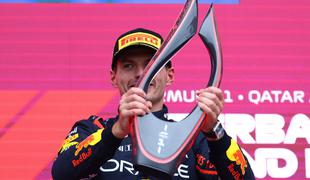 Verstappen zmagovalec Bakuja, Piastri končal v ogradi