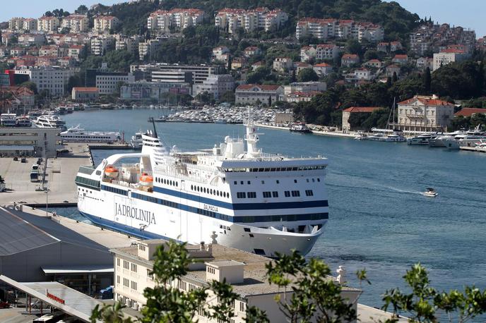 Trajekt Jadrolinija | 30 let stari trajekt je družba skupaj z več drugimi plovili kupila leta 2024 v času mandata prejšnjega vodstva Davida Sopte. | Foto Pixsell
