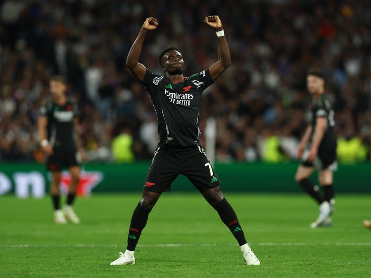 Arsenal v četrtfinalu, čeprav je ligaški del končal na tretjem mestu, neprimerno višje od Reala, ni imel prednosti domačega igrišča na povratni tekmi. Londončani so vseeno bili kos izzivu in kar dvakrat premagali evropske rekorderje. | Foto: Reuters