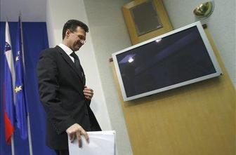 Wolf za Delo: Za Milana M. Cvikla bi bilo zelo dobro, če ima dokaz zoper mene