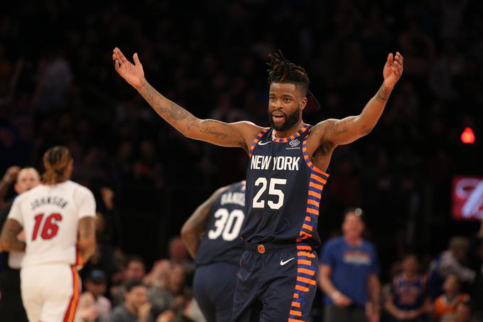 Kratkohlačnik Reggie Bullock je na napetem dvoboju dosegel 16 točk. | Foto: Reuters