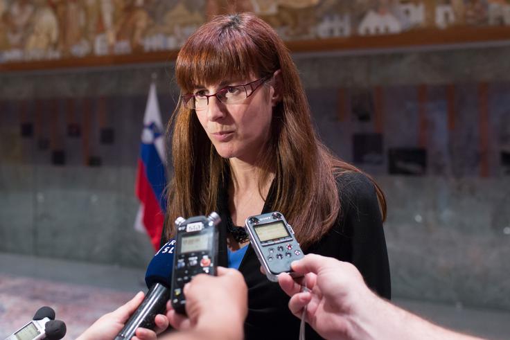 Obrambna ministrica Andreja Katič naj bi spremenila pravilnik, ki danes omogoča, da so najemniki službenih stanovanj obrambnega ministrstva tudi večkratni neplačniki najemnine. | Foto: Klemen Korenjak