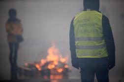 V Franciji zaradi protesta rumenih jopičev nova smrtna žrtev