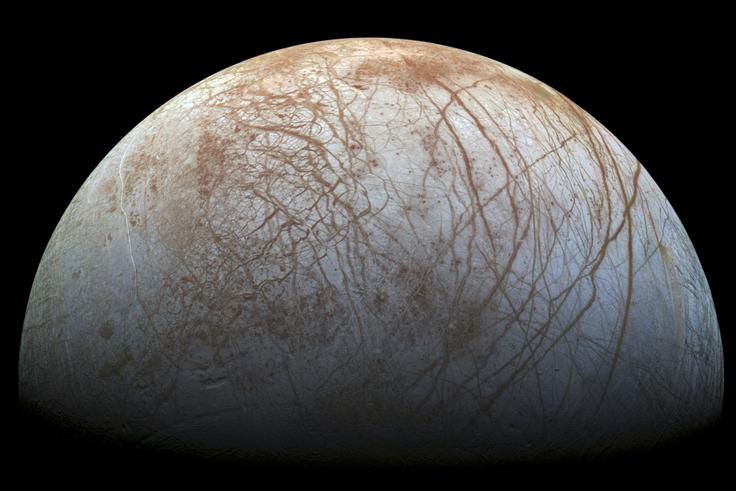Če kje, potem bomo nezemeljsko življenje najprej našli v podpovršinskih oceanih Jupitrovih lun (ob Evropi sta potencialna kandidata za vrtanje do oceana tudi luni Ganimed in Kalisto), se strinja večina astronomov. | Foto: Reuters