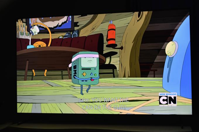 Adventure Time je risana serija, katero sem predvajal v ločljivosti 720 pikslov. Televizor jo je zelo lepo "polepšal" in dal vtis, kot da gledam 8k vsebino. | Foto: Peter Susič