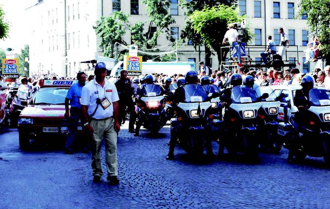 Franc Hvasti na startu 13. etape Gira leta 1994, ki se je začela v Kranju. | Foto: arhiv Kolesarskega kluba Kranj