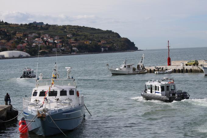 Na ministrstvu za notranje zadeve pojasnjujejo, da se bodo o morebitnem novem postopku oziroma nadaljnjem ravnanju glede nakupa čolna še odločili. | Foto: Policija