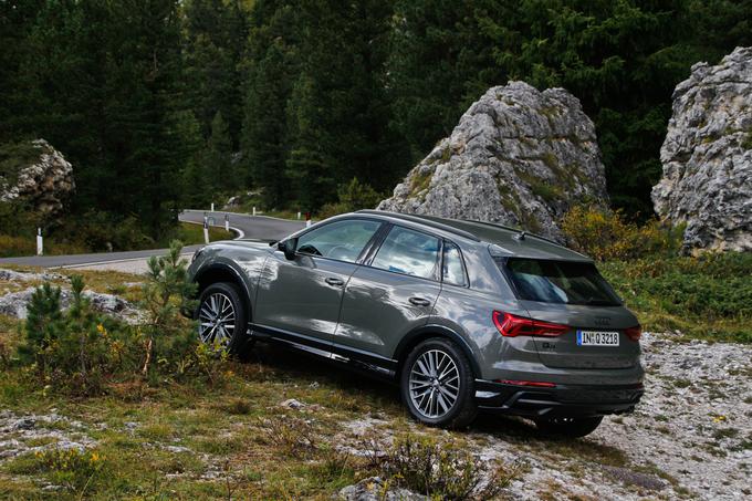 Audi Q3 s štirikolesnim pogonom quattro lahko na gorskih cestah tudi ubere bližnjice. | Foto: Aleš Črnivec