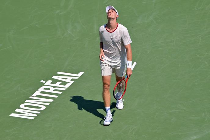 Denis Shapovalov | Denis Shapovalov že v prvem krogu končal domači masters | Foto Reuters
