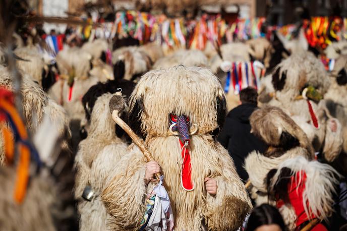 Pust, pustni torek, pustovanje, Ptuj, kurent | Na Ptuju so organizatorji na nedeljski mednarodni karnevalski povorki našteli okoli 3.800 nastopajočih in okoli 40 tisoč obiskovalcev. | Foto STA
