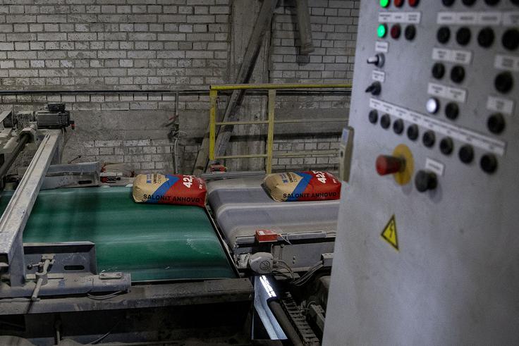 Cementarna ne ustvarja odpadkov, vse je v izdelku, tudi pepel, ki ostane po sosežigu odpadkov. | Foto: Ana Kovač