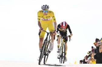 Fenomenalen zaključek nore etape, Pogačar v šprintu boljši od Vingegaarda, Francozu prestižna zmaga