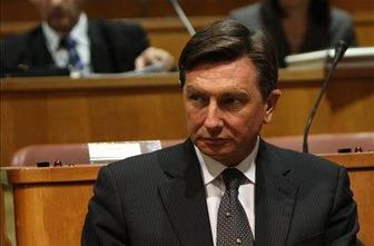 Radićeva grozi z odstopom 