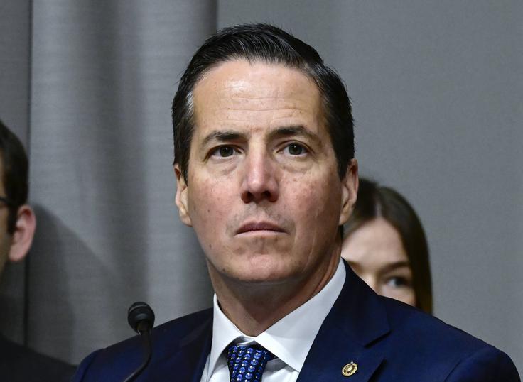 Senator Bernie Moreno, ki je sam postal ameriški državljan pri 18 letih, predlaga zakon, ki bi postavil Melanio in njenega sina pred izbiro - ameriško ali slovensko državljanstvo. | Foto: Guliverimage