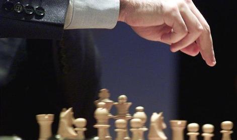 Na šahovskem dvoboju v Moskvi prva zmaga za Gelfanda