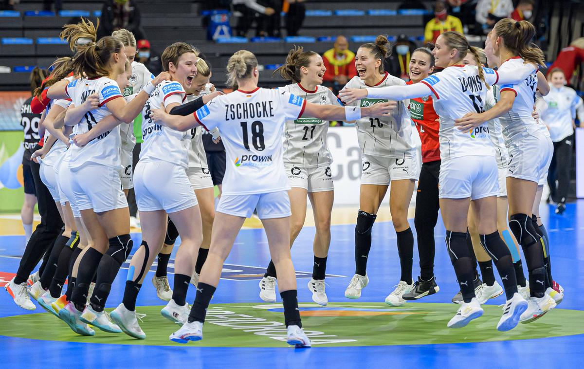Rokometno Sp za ženske: Nemčija | Nekme so se po zmagi nad Južno Korejo takole veselile uvrstitve v četrtfinale. | Foto Guliverimage