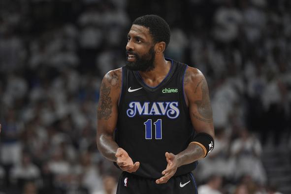 Kyrie Irving se je poškodoval in moral na operacijo