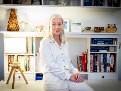 Psihoterapevtka Lea Prešern: “Ob praznikih se največ primerjamo in ravno takrat najbolj trpimo.”