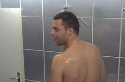 Emi in Vita skupaj pod prho: razkril ji je svoj načrt (foto)