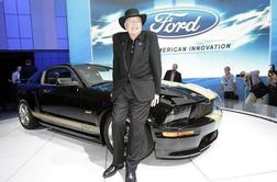 Umrl je Carroll Shelby