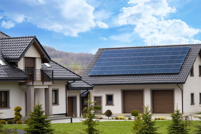 Sončna elektrarna s hranilnikom že od 79 evrov na mesec