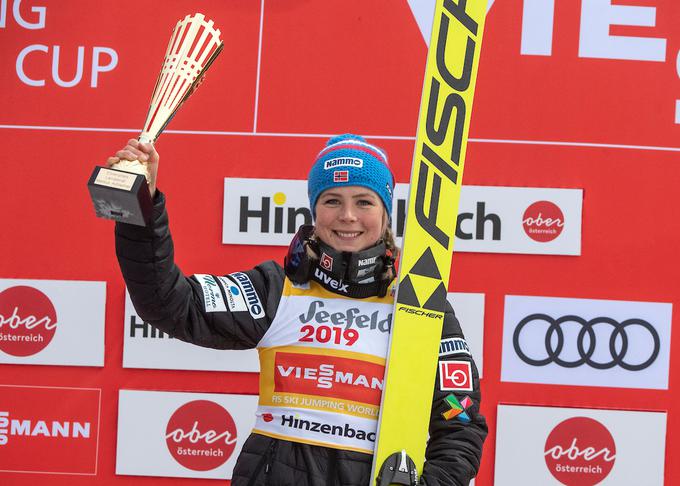 Maren Lundby slavi novo zmago. | Foto: Matic Ritonja/Sportida
