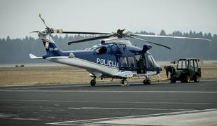 Policija po 12 letih (in popravilih) v uporabo le prejela nov helikopter #video
