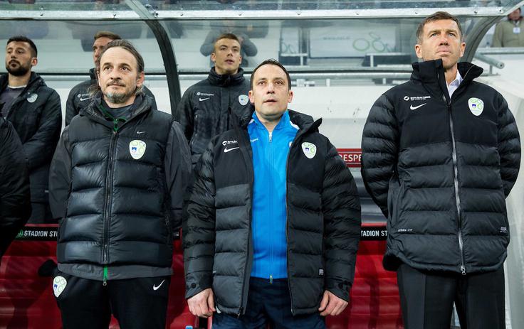 Nihad Pejković in Aleš Čeh se skupaj s Srečkom Katancem poslavljata od reprezentance. | Foto: Vid Ponikvar