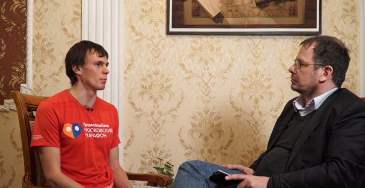 Ruski atlet Andrej Dmitrij trdi, da sam nikoli ni posegel po dopingu, nekdanji kolegi iz atletskih krogov pa mu očitajo, da se je za javno razkritje nadaljevanja zlorabe dopinga v ruski atletiki odločil zaradi iskanja slave.  | Foto: 