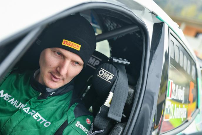 Ena slovenska posadka v Italijo, tri na Hrvaško – tak je bil izkupiček #foto