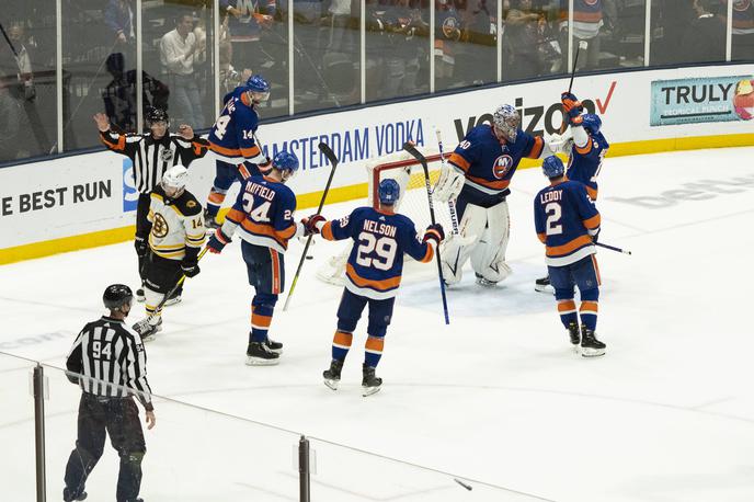 NY Islanders | NY Islanders so v na koncu tekem strli Boston in se uvrstili v polfinale. | Foto Guliverimage