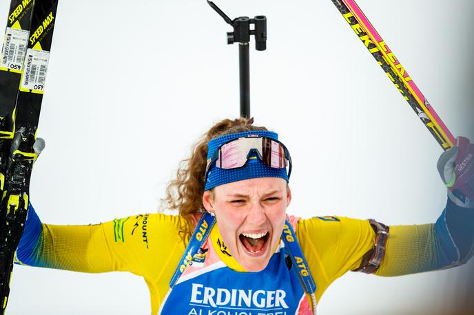 Hanna Oberg Östersund 2019 | Hanna Oberg je z zlatom razveselila ljubitelje biatlona v Östersundu. | Foto Reuters