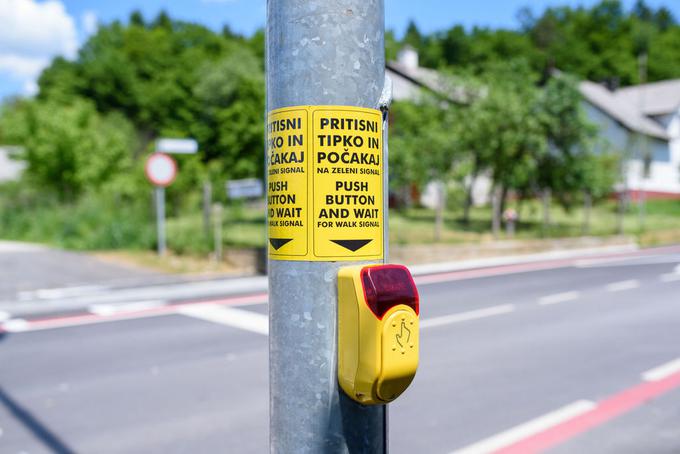 Pešci morajo za zeleno luč pritisniti gumb. | Foto: Občina Ivančna Gorica