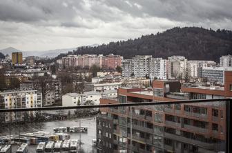 Kako preverimo lastništvo in druge podatke v zemljiški knjigi in evidenci nepremičnin