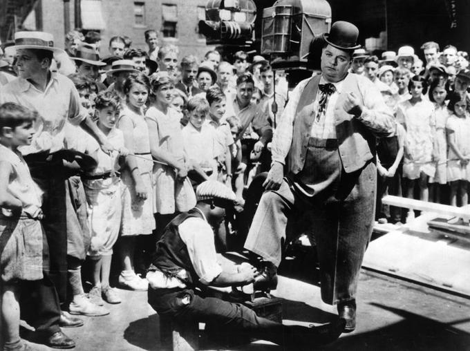 Fatty Arbuckle je bil nadarjen igralec in tudi pevec. Kljub veliki teži je bil zelo gibčen, kar mu je pomagalo, da je postal zvezda burlesk. | Foto: Getty Images