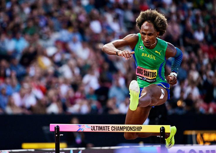 Brazilec Alison Dos Santos je bil nepremagljiv na 400 m ovire. | Foto: Reuters