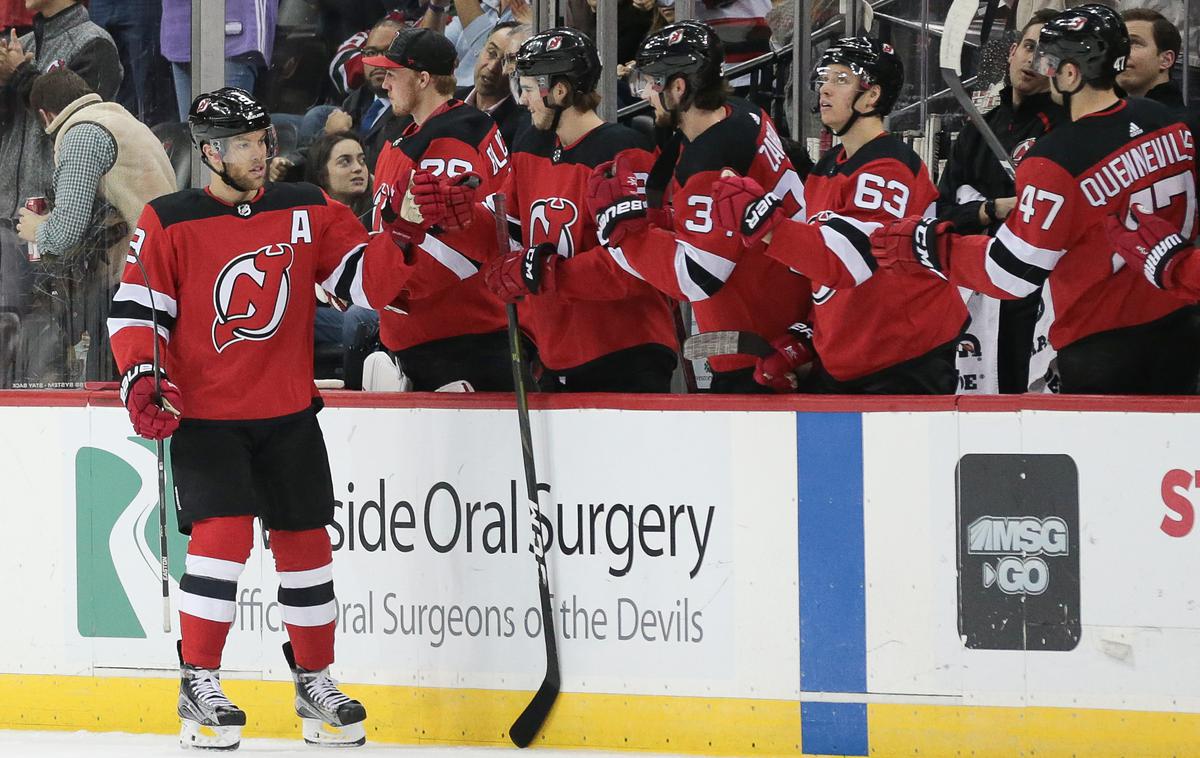 Taylor Hall | Taylor Hall je ob zmagi New Jersey Devils s 5:2 nad Sentorji sodeloval pri štirih zadetkih - dvakrat je meril v polno in dvakrat podal. | Foto Reuters