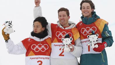 Legendarni Američan že tretjič na olimpijskem prestolu, hud padec mladega Japonca