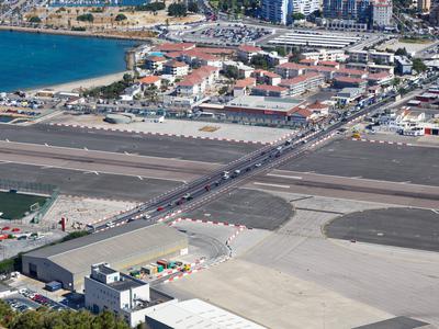 Na meji med Gibraltarjem in Španijo kmalu prost prehod