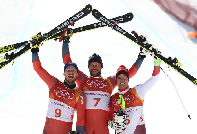 Na zmagovalnem odru sta se mu pridružila Norvežan Kjetil Jansrud in Švicar Beat Feuz. | Foto: Getty Images