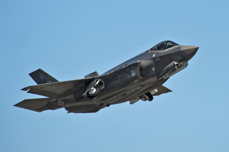 Ne gre pozabiti, da je Boeing zaradi Lockheed Martinovega F-35 že izgubil enega najpomembnejših in največjih vojaških poslov nove dobe. | Foto: Reuters