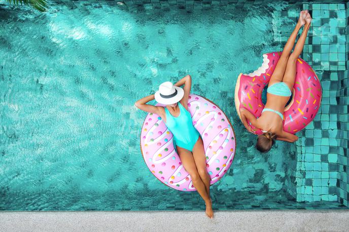 poletje, bazen, počitnice | Foto Shutterstock